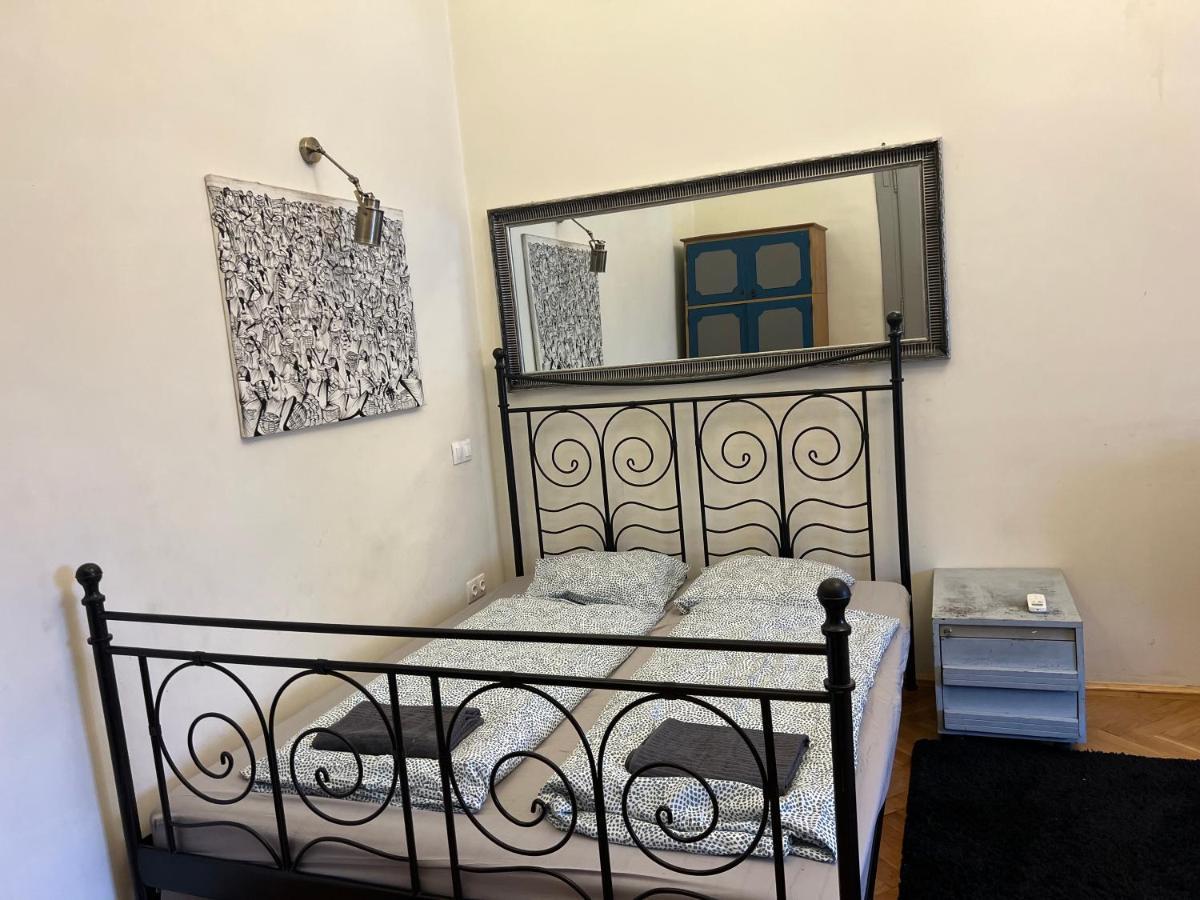F14 Guest House By Small Home Budapest Eksteriør bilde